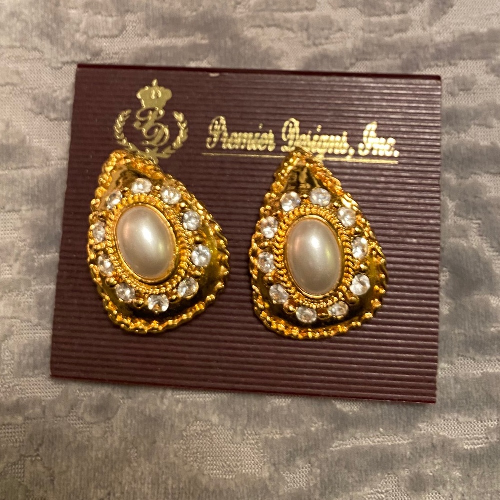 Premier Designs clip earrings